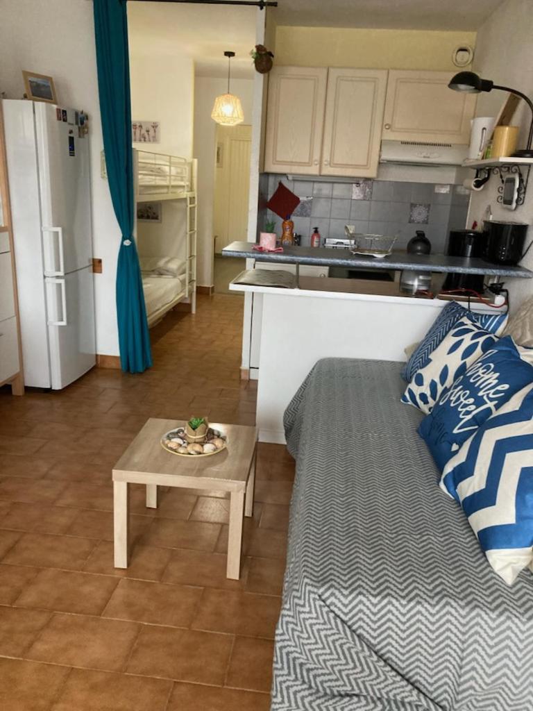 Port Cros Appartement Сет Екстериор снимка
